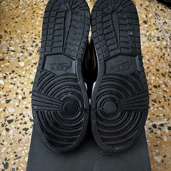 Air Jordan Mid White & Black with Gold Logo - Picture 3 of 4